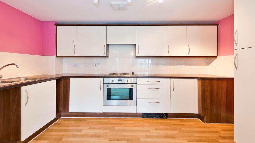 8214223-kitchen2 res