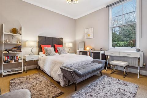 3 bedroom flat for sale, The Gatehouse, London, W4