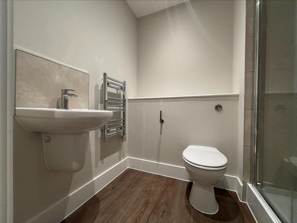Bathroom 2.jpeg