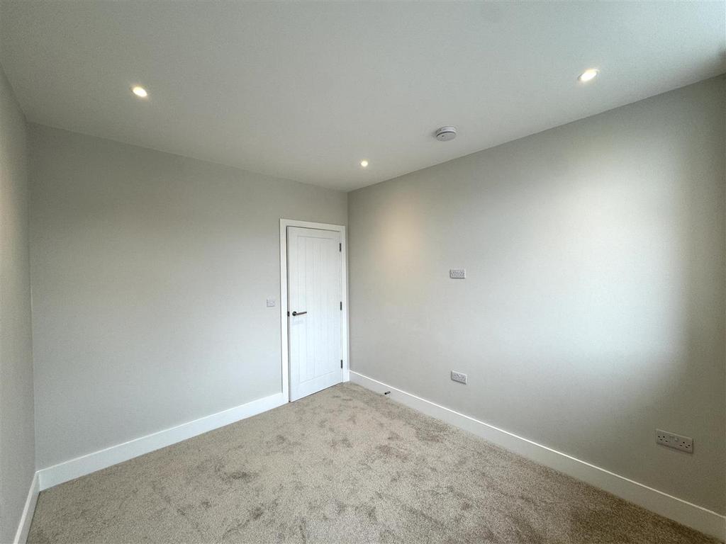 Bedroom pic 3.jpeg