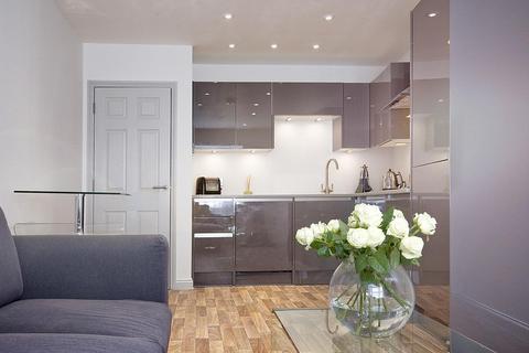 3 bedroom flat to rent, Castle Mews, St. Thomas Street