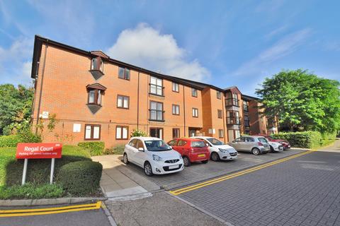 2 bedroom flat for sale, Regal Court, Bancroft, Hitchin