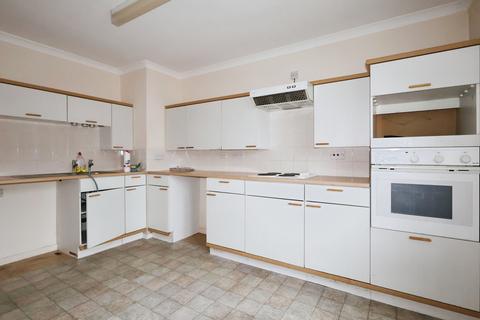2 bedroom flat for sale, Regal Court, Bancroft, Hitchin