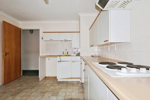 2 bedroom flat for sale, Regal Court, Bancroft, Hitchin