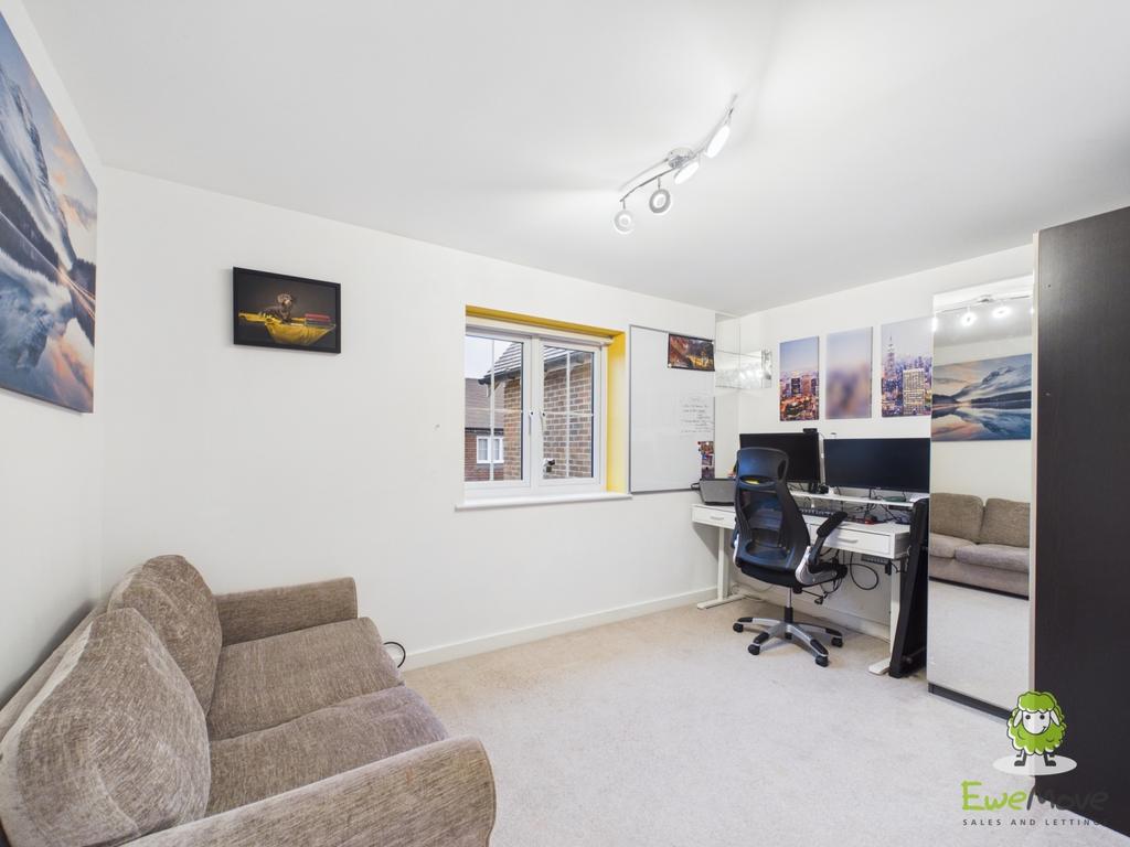 Ewe Move Estate Agents Basingstoke - Cornice Road