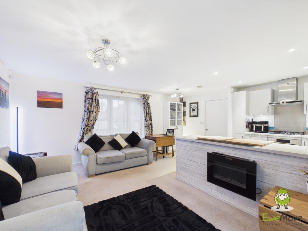 Ewe Move Estate Agents Basingstoke - Cornice Road