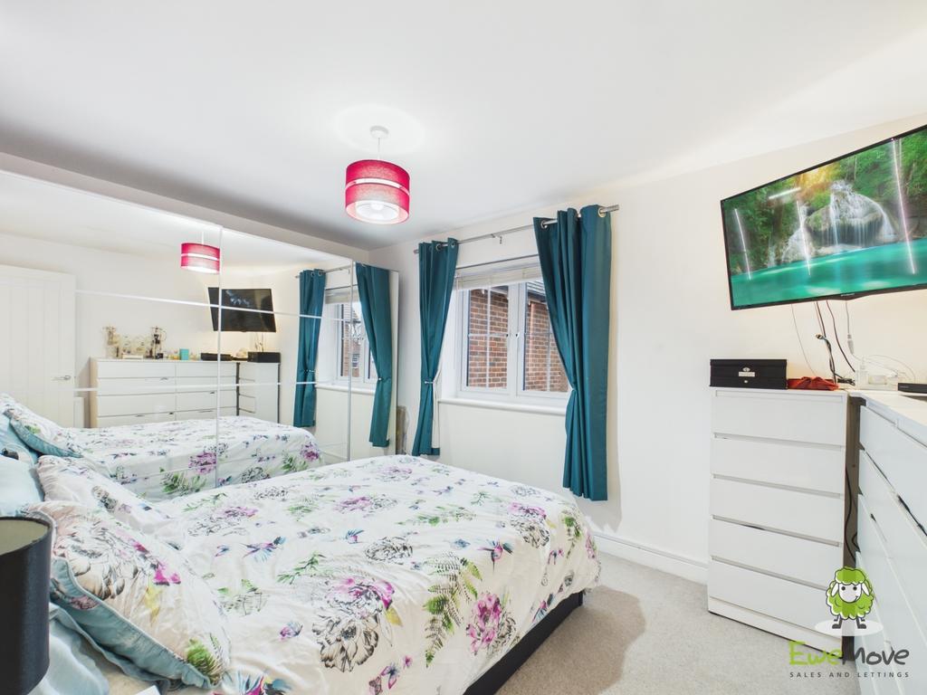 Ewe Move Estate Agents Basingstoke - Cornice Road
