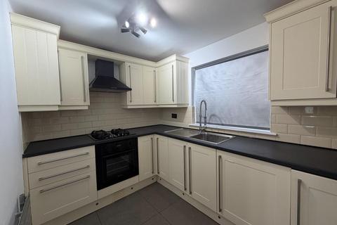 3 bedroom terraced house to rent, Ainsworth Way, Ormesby, Middlesbrough