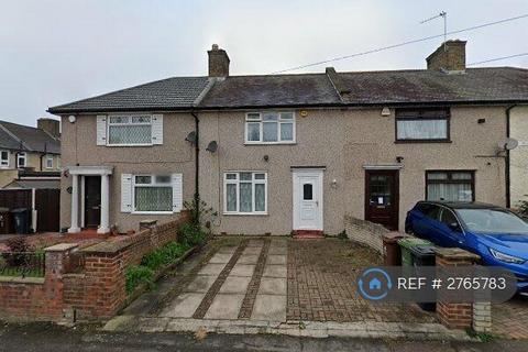 2 bedroom end of terrace house to rent, Peartree Gardens, Dagenham, RM8