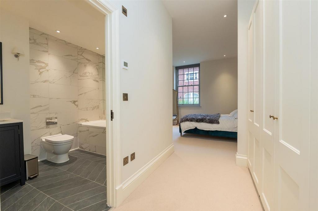 Flat-2-5-School-Close-BS6-7 EB-5.jpg