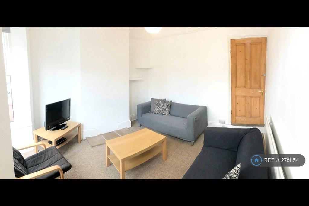 Ground Floor Bedroom/Lounge
