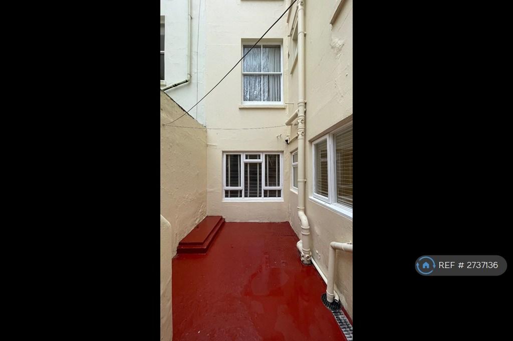 Patio/ Courtyard