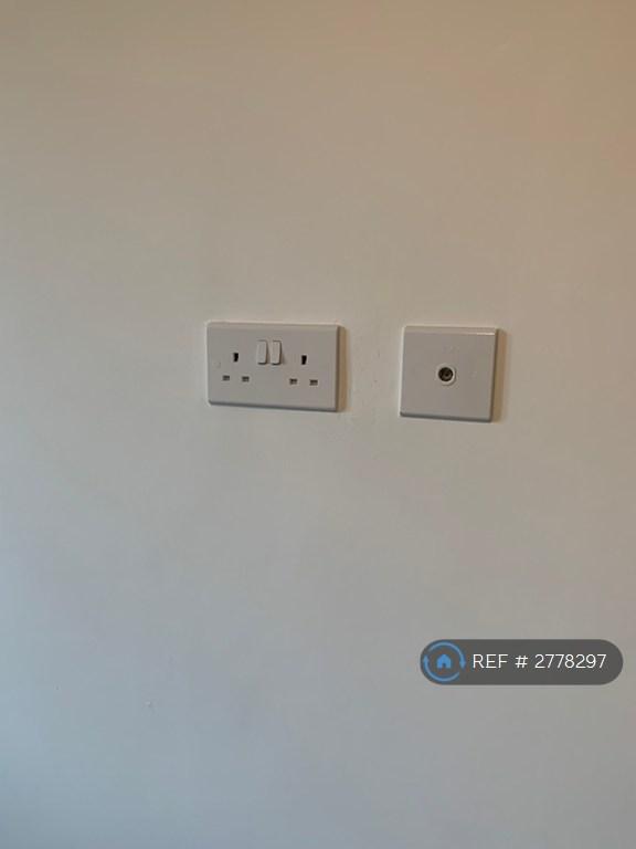 Main Bedroom Wall Tv Point