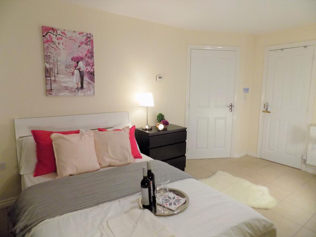 Well-presented double bedroom with crisp white ...