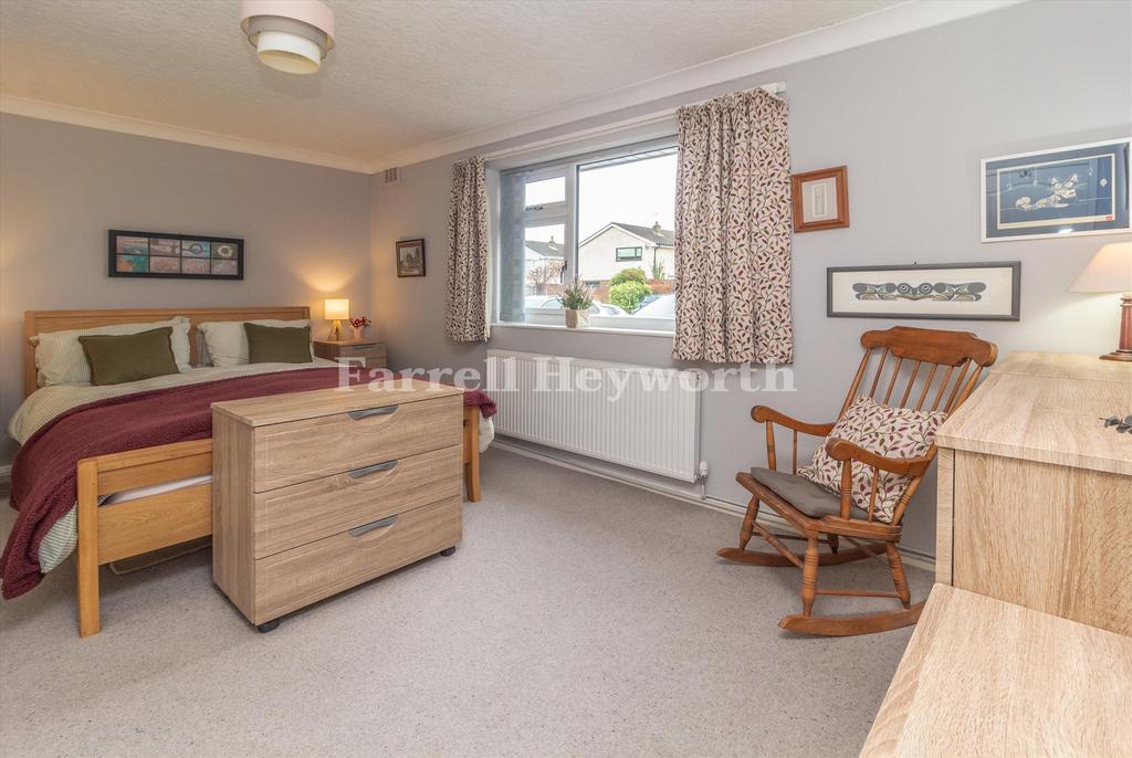 Bedroom 1 image 2