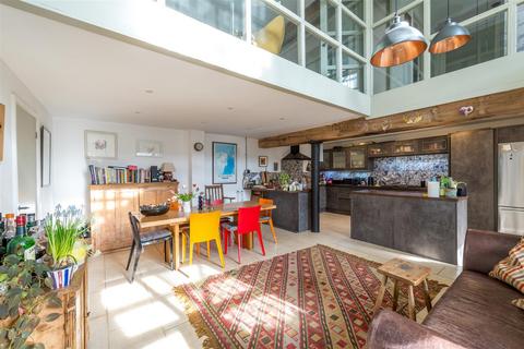 5 bedroom townhouse for sale, 8 Station Yard, Hadleigh