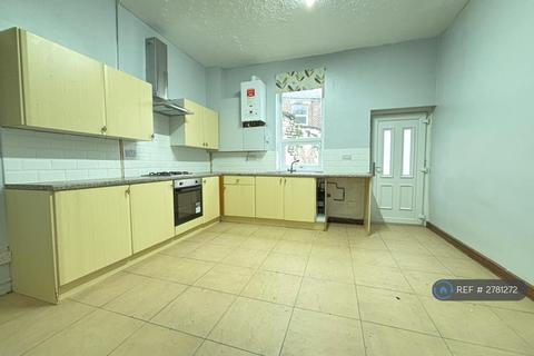 2 bedroom terraced house to rent, St. Annes Street, Bury, BL9