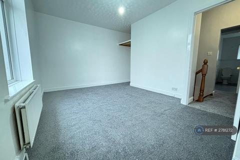2 bedroom terraced house to rent, St. Annes Street, Bury, BL9