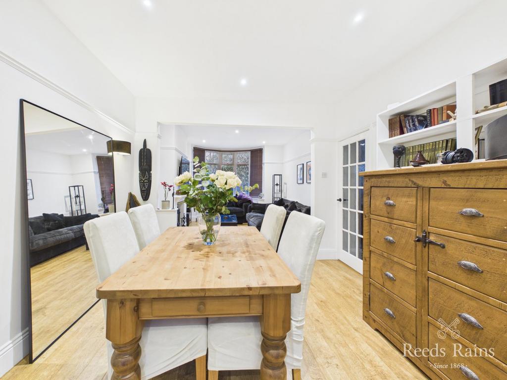 Sitting/Dining Room