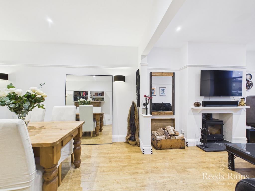 Sitting/Dining Room