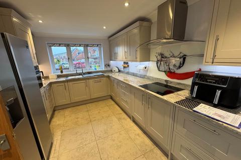 4 bedroom detached house for sale, Greenway, Taunton TA2