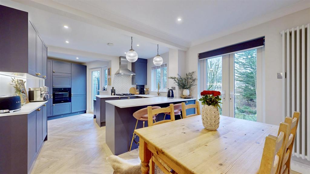 Open-plan family living &amp; dining