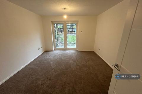 undefined, Richmond Avenue, Kettering, NN15