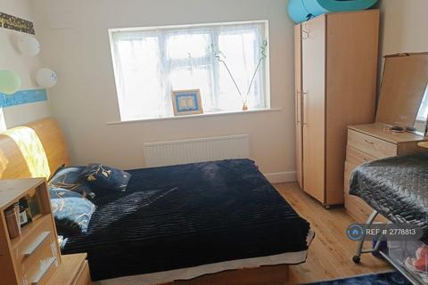 undefined, Dudley Road, Feltham, TW14