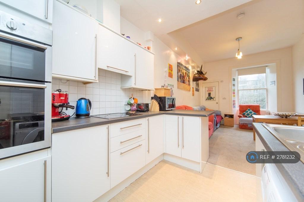 Kitchen/Living Area