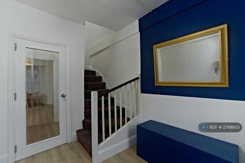 2 bedroom maisonette to rent, Riverside Mansions, London, E1W