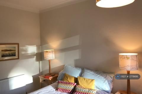 2 bedroom flat to rent, Falcon Road West, Edinburgh, EH10
