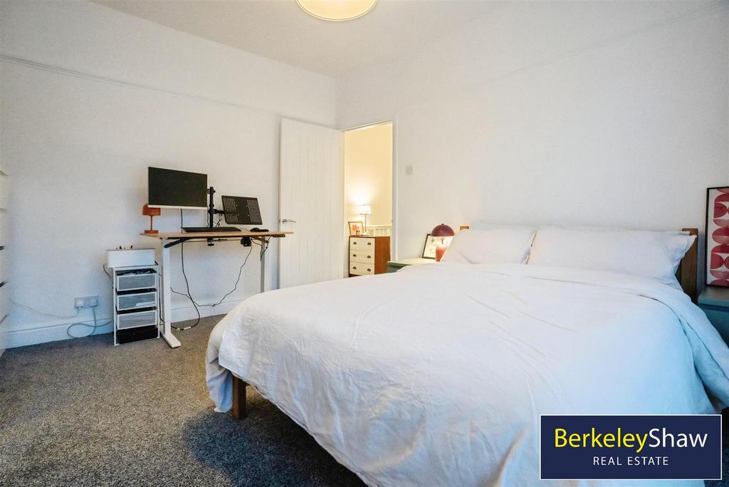 Bedroom 2 (2)