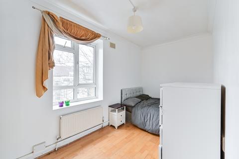 3 bedroom apartment to rent, Whites Square, London