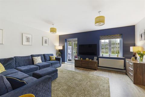 4 bedroom semi-detached house for sale, Hadlow Close, Maidstone ME16