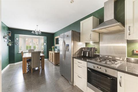 4 bedroom semi-detached house for sale, Hadlow Close, Maidstone ME16