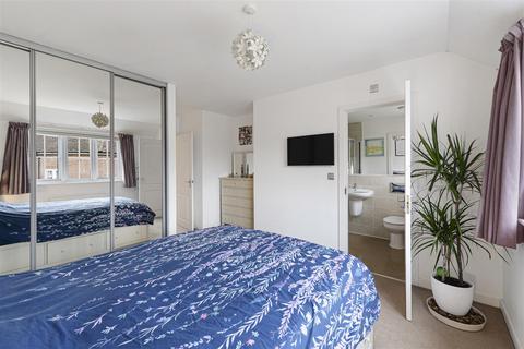 4 bedroom semi-detached house for sale, Hadlow Close, Maidstone ME16