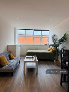 Studio to rent, Equity House, Edgware, HA8