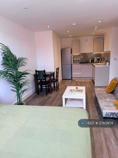 Studio to rent, Equity House, Edgware, HA8