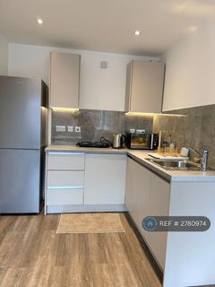 Studio to rent, Equity House, Edgware, HA8