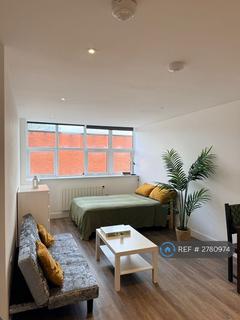 Studio to rent, Equity House, Edgware, HA8