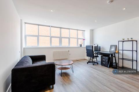 Studio to rent, Equity House, Edgware, HA8