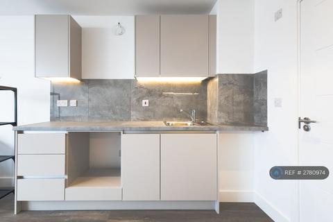 Studio to rent, Equity House, Edgware, HA8