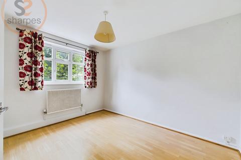 1 bedroom flat to rent, Harling Court, London