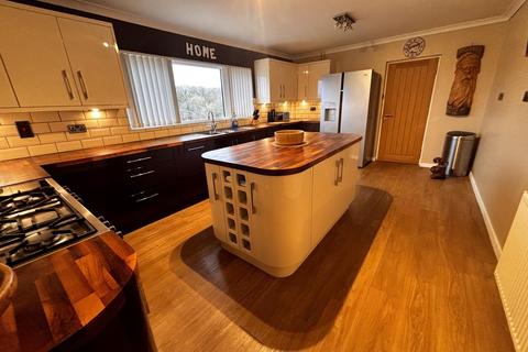 3 bedroom detached bungalow for sale, Pontantwn SA17