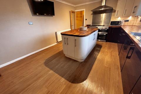 4 bedroom detached bungalow for sale, Pontantwn SA17