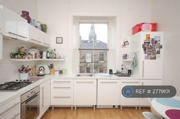 Open Plan Kitchen/Living Area