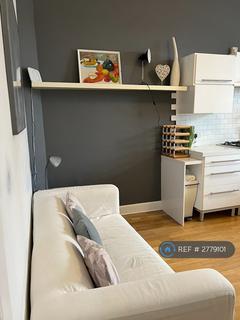 2 bedroom flat to rent, Oxford Street, Edinburgh, EH8