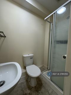 Studio to rent, Finchley Road, London, NW3