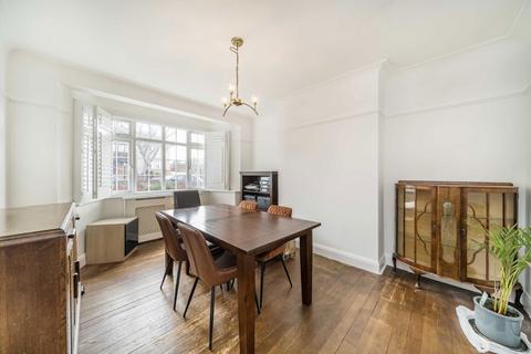 3 bedroom house to rent, Christian Fields, London SW16