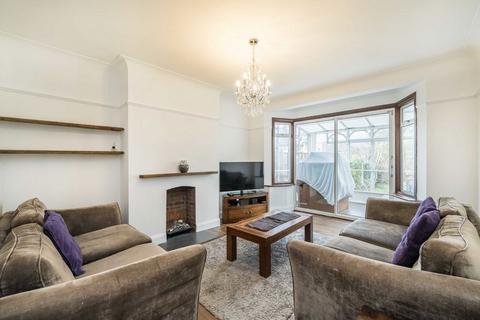 3 bedroom house to rent, Christian Fields, London SW16
